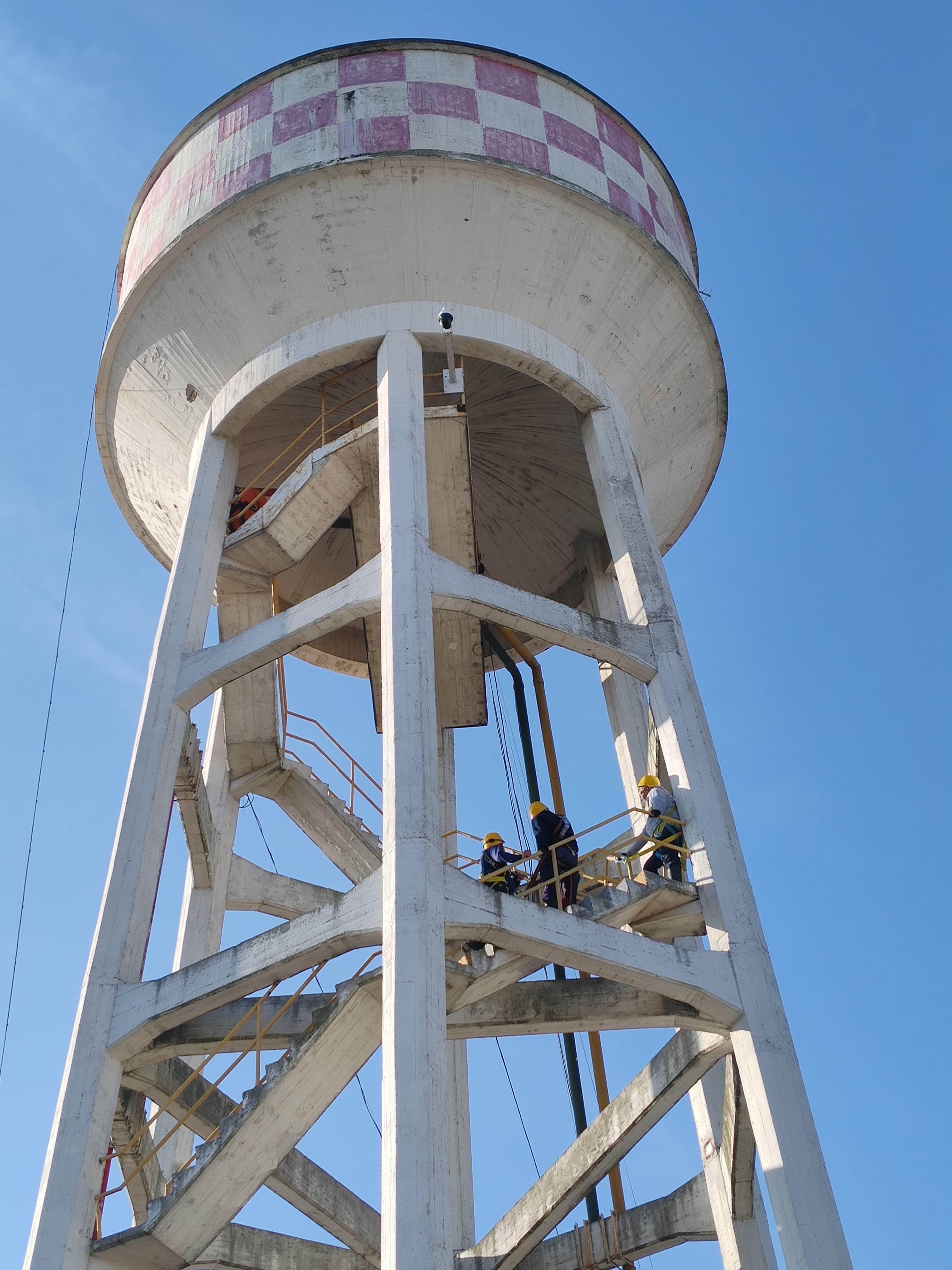 Limpieza profesional de tanques de agua potable - Sanitas Ambiental